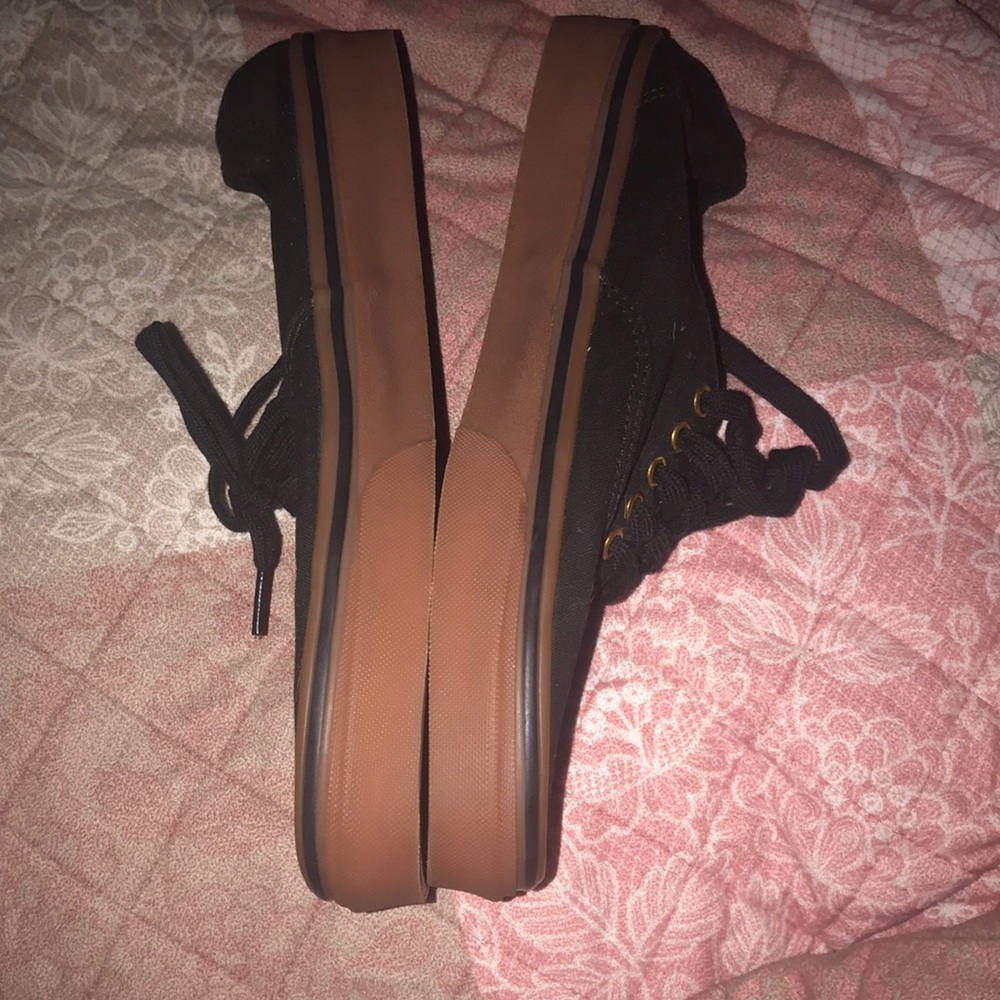 Vans - Picture 2 of 5